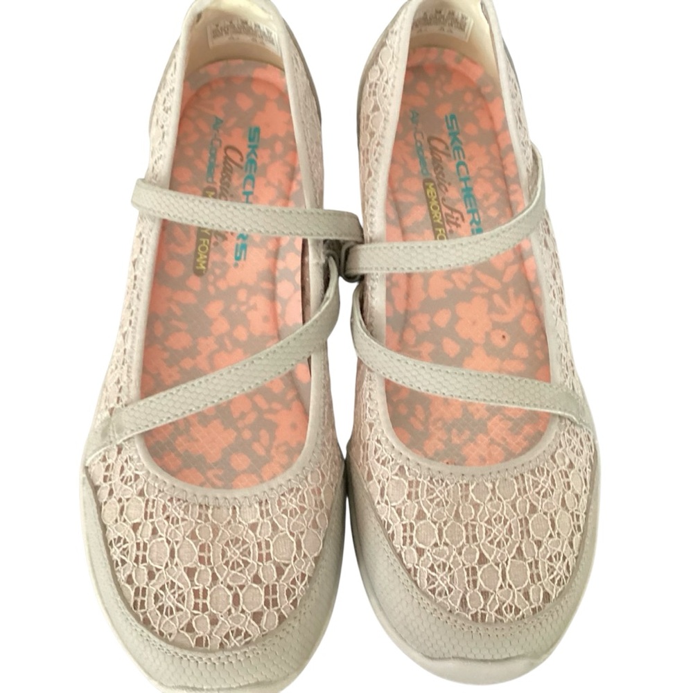 Skechers Be-light Slip On Lace Detail Flat Shoe Size 8 - Picture 3 of 10